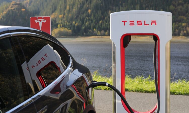 Förderung von E-Autos - Tesla fahren fast umsonst